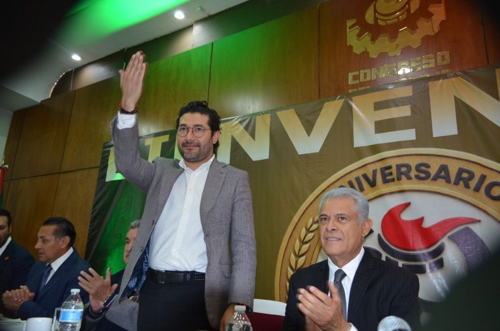 El titular del trabajo, Marath Bolaños fue cobijado por los trabajadores en el CT.