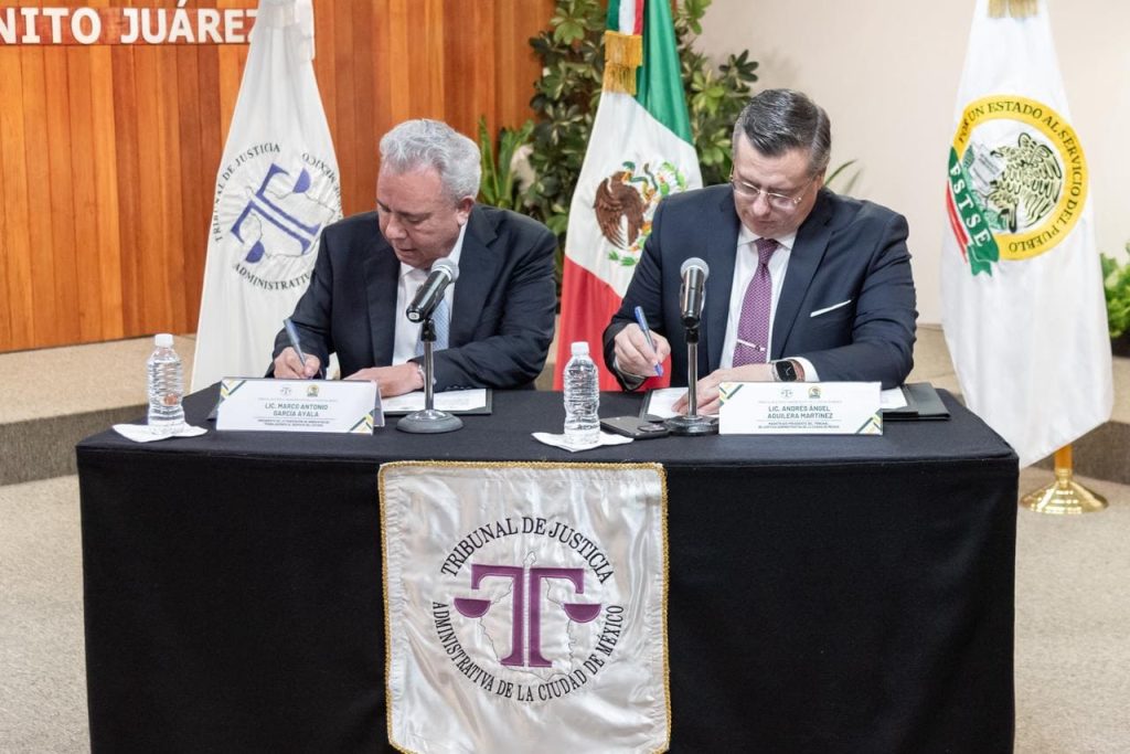 Momento de la firma del acuerdo.