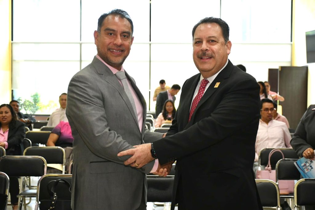 El doctor Alberto Iván Rojas y el químico Roberto Javier Gómez.